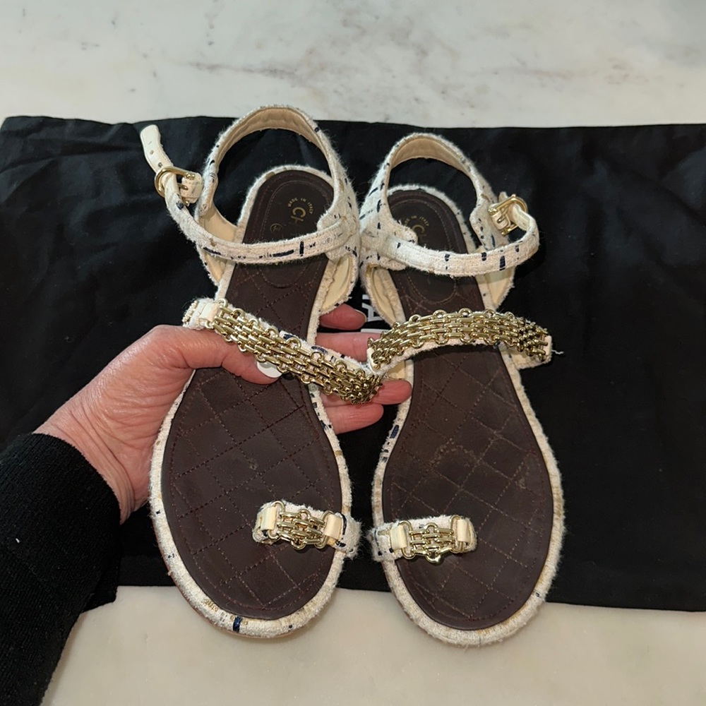 Chanel sandals 39